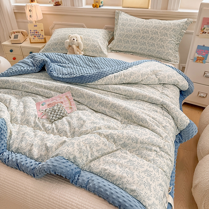 91家纺网 家纺一手货源 找家纺 梦依依 2026新款柔软舒适A类全棉豆豆被夏被春秋被子被芯 瑞莎-蓝