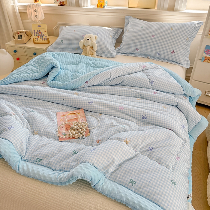 91家纺网 家纺一手货源 找家纺 梦依依 2026新款柔软舒适A类全棉豆豆被夏被春秋被子被芯 夏日恋格-兰