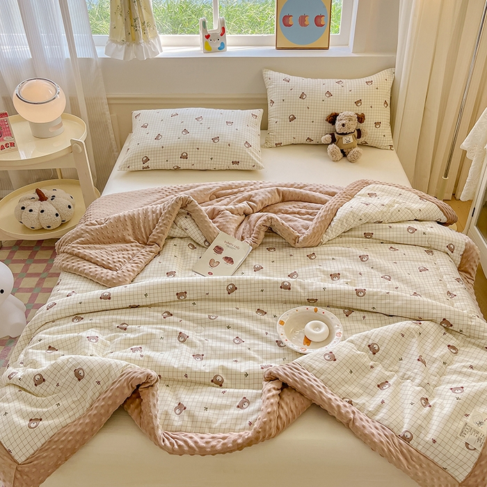 91家纺网 家纺一手货源 找家纺 梦依依 2026新款柔软舒适A类全棉豆豆被夏被春秋被子被芯 熊仔