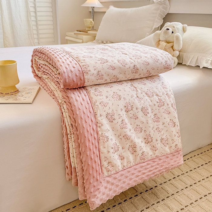 91家纺网 家纺一手货源 找家纺 梦依依 2026新款柔软舒适A类全棉豆豆被夏被春秋被子被芯 月光集