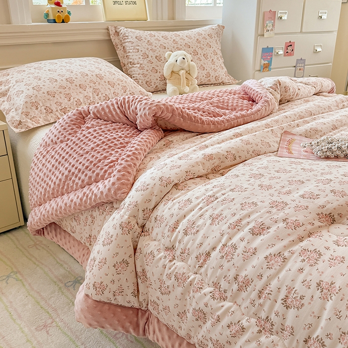 91家纺网 家纺一手货源 找家纺 梦依依 2026新款柔软舒适A类全棉豆豆被夏被春秋被子被芯 月光集