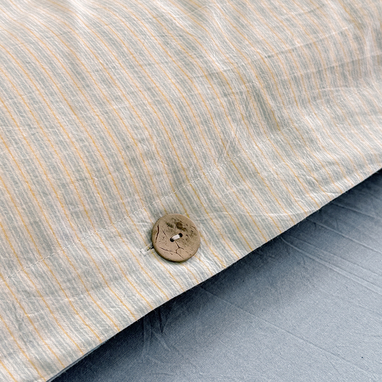 91家纺网 家纺一手货源 找家纺 梦依依 2026新款A类全棉色织水洗棉纯棉格子钮扣款四件套学生宿舍三件套 玛丽