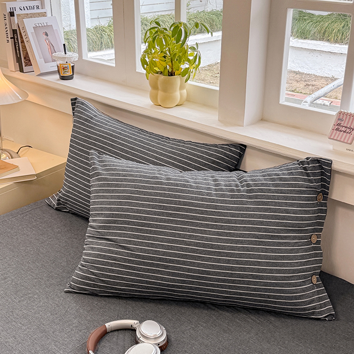 91家纺网 家纺一手货源 找家纺 梦依依 2026新款A类全棉色织水洗棉纯棉格子钮扣款四件套学生宿舍三件套 小灰条