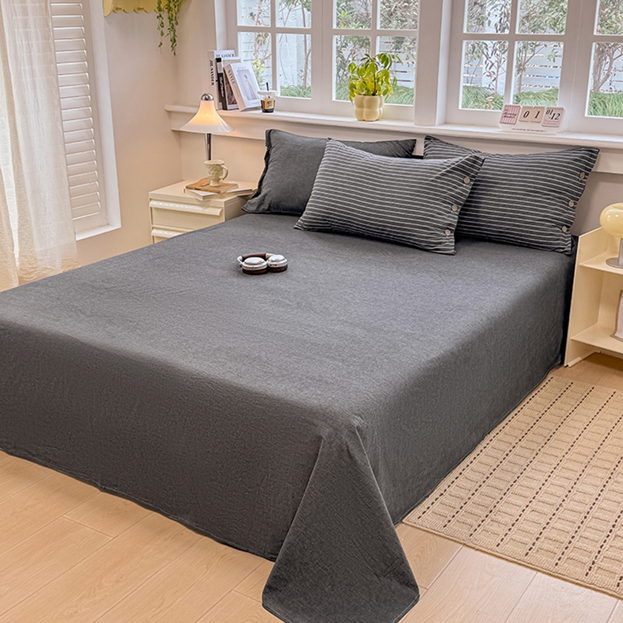 91家纺网 家纺一手货源 找家纺 梦依依 2026新款A类全棉色织水洗棉纯棉格子钮扣款四件套学生宿舍三件套 小灰条