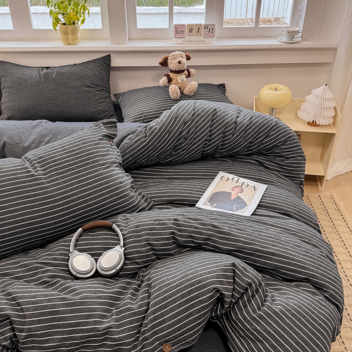 91家纺网 家纺一手货源 找家纺 梦依依 2026新款A类全棉色织水洗棉纯棉格子钮扣款四件套学生宿舍三件套 小灰条