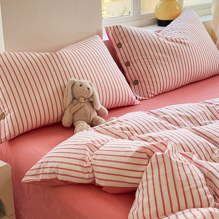 91家纺网 家纺一手货源 找家纺 梦依依 2026新款A类全棉色织水洗棉纯棉格子钮扣款四件套学生宿舍三件套 粉苏条