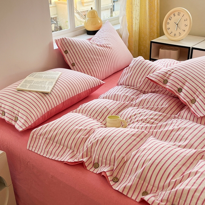 91家纺网 家纺一手货源 找家纺 梦依依 2026新款A类全棉色织水洗棉纯棉格子钮扣款四件套学生宿舍三件套 粉苏条