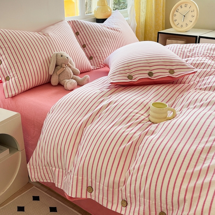 91家纺网 家纺一手货源 找家纺 梦依依 2026新款A类全棉色织水洗棉纯棉格子钮扣款四件套学生宿舍三件套 粉苏条