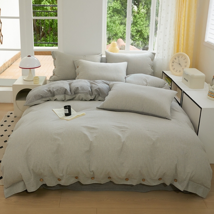 91家纺网 家纺一手货源 找家纺 梦依依 2026新款A类全棉色织水洗棉纯棉格子钮扣款四件套学生宿舍三件套 灰细条