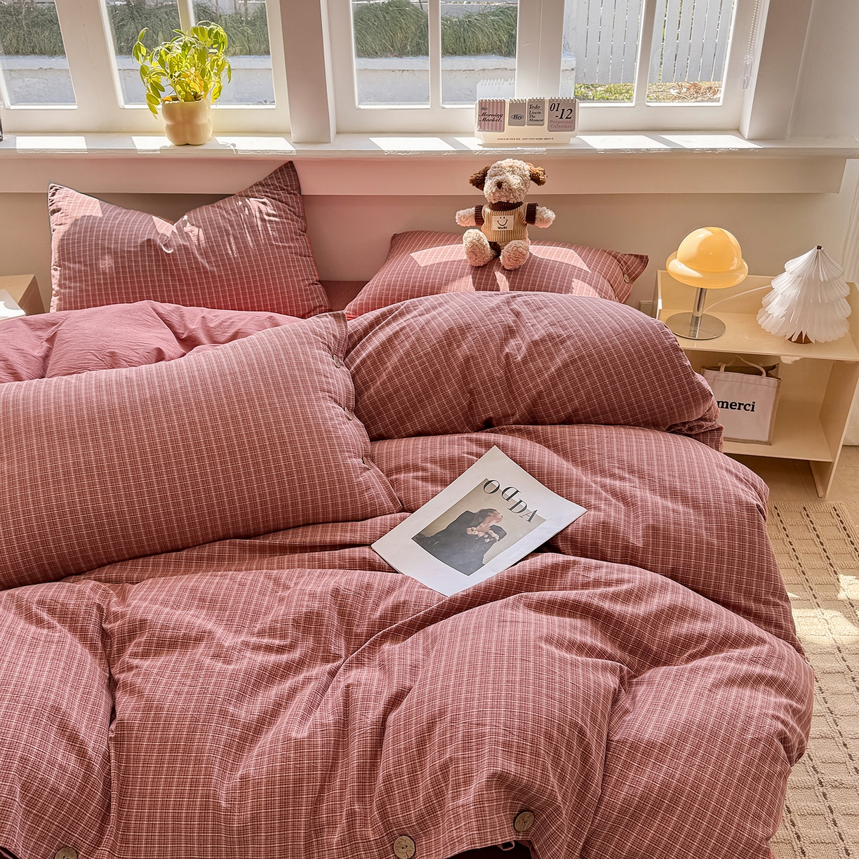 91家纺网 家纺一手货源 找家纺 梦依依 2026新款A类全棉色织水洗棉纯棉格子钮扣款四件套学生宿舍三件套 晚晴红