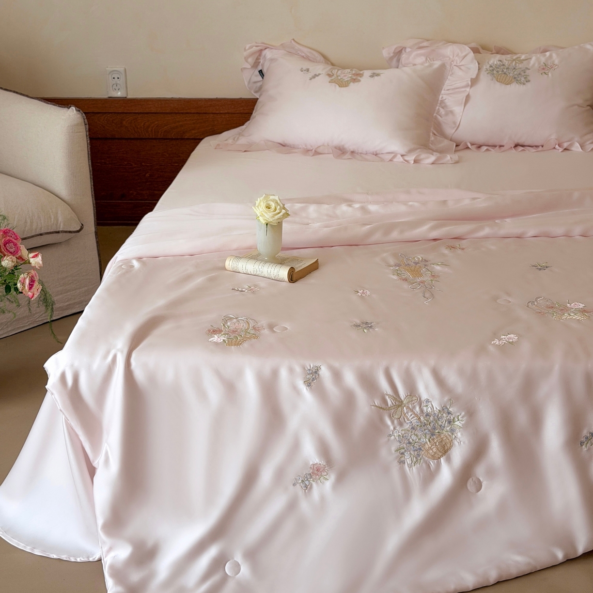 91家纺网 家纺一手货源 找家纺 （总）鹿班家居 2026春夏新款60S兰精天丝刺绣夏被夏凉被空调被系列-夏花（标准会员-20元）