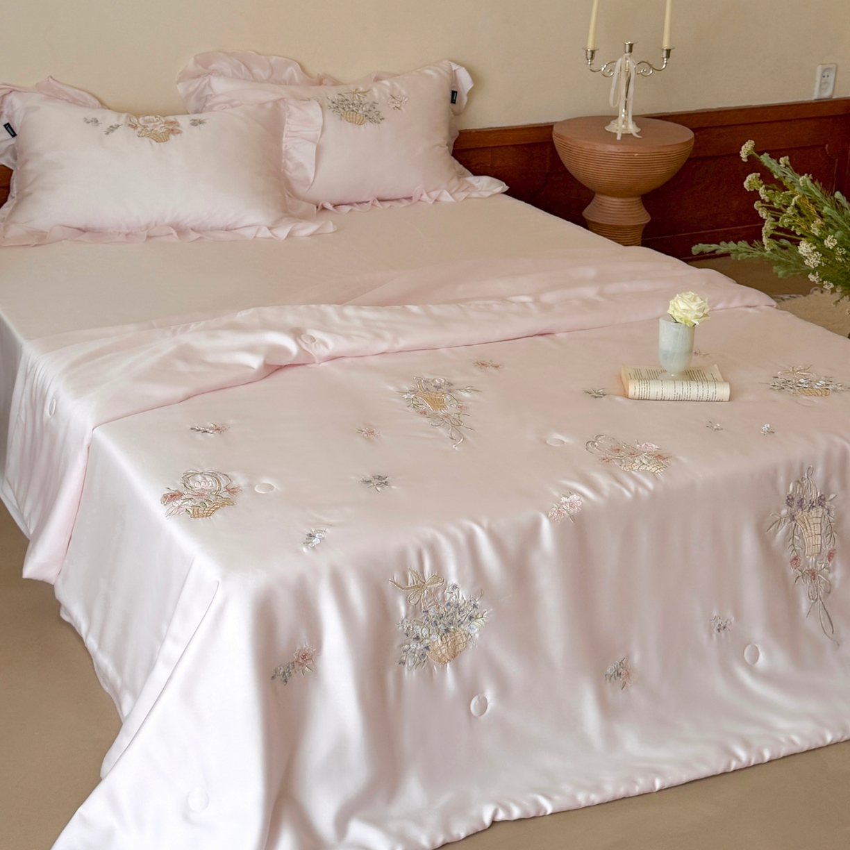 91家纺网 家纺一手货源 找家纺 （总）鹿班家居 2026春夏新款60S兰精天丝刺绣夏被夏凉被空调被系列-夏花（标准会员-20元）