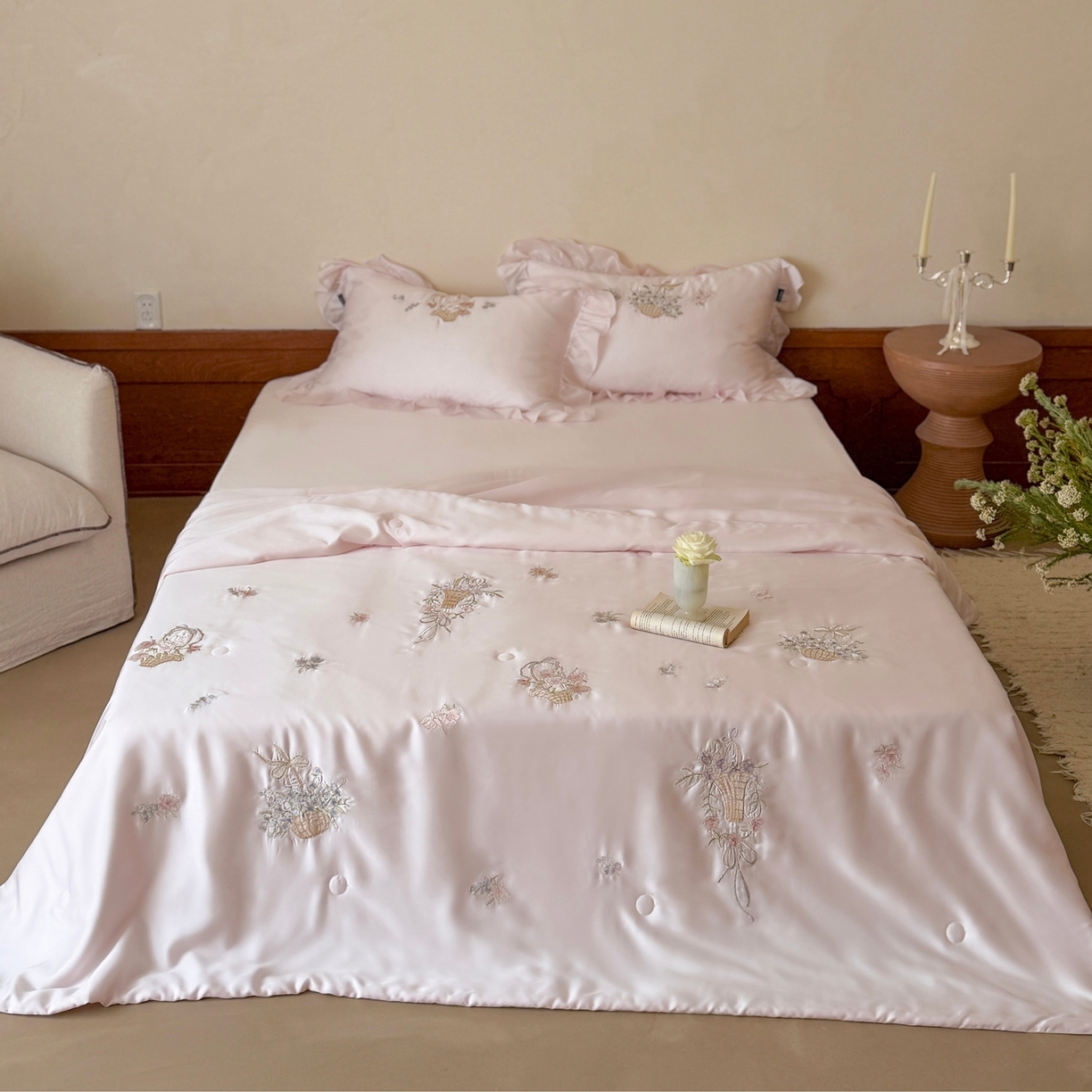 91家纺网 家纺一手货源 找家纺 （总）鹿班家居 2026春夏新款60S兰精天丝刺绣夏被夏凉被空调被系列-夏花（标准会员-20元）