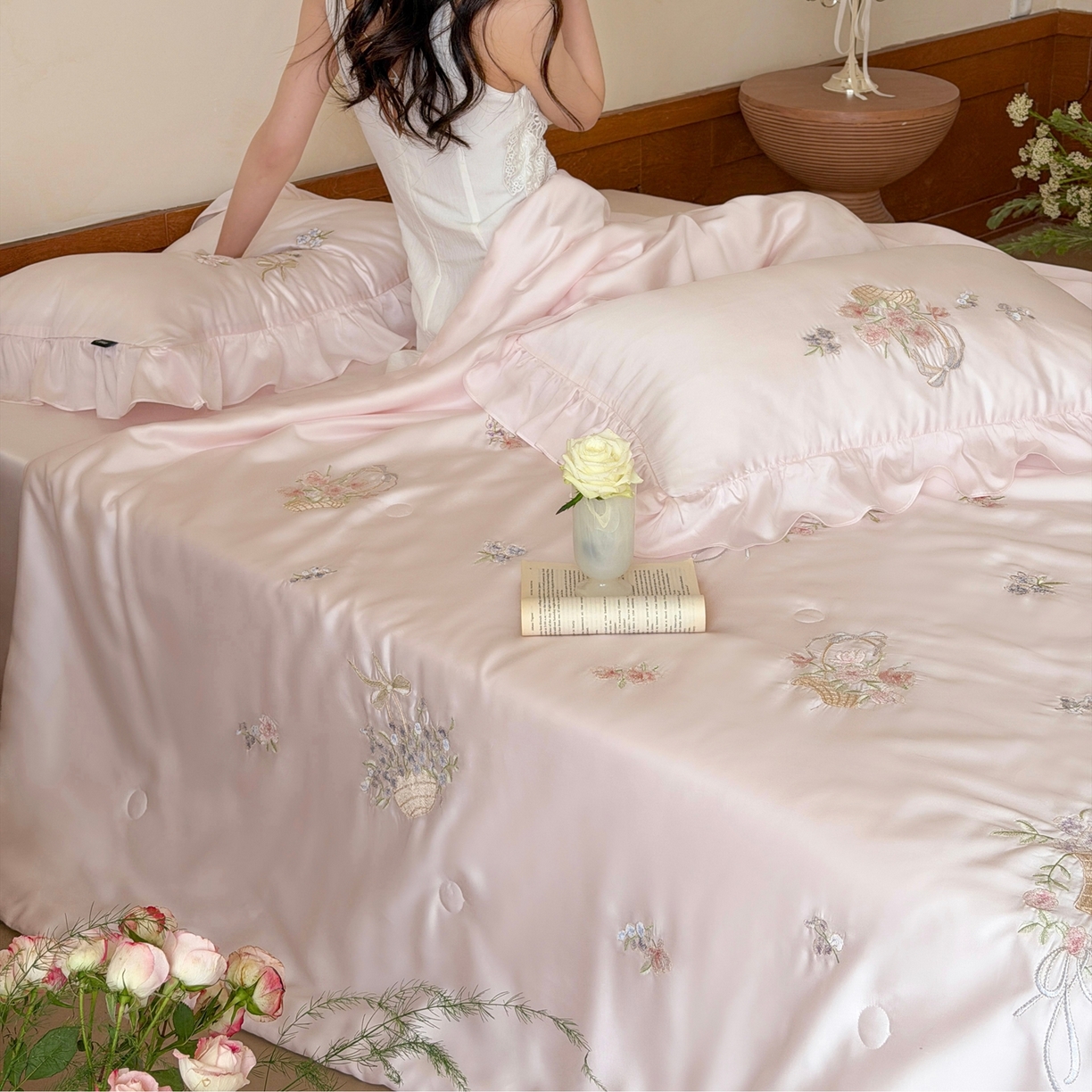 91家纺网 家纺一手货源 找家纺 （总）鹿班家居 2026春夏新款60S兰精天丝刺绣夏被夏凉被空调被系列-夏花（标准会员-20元）