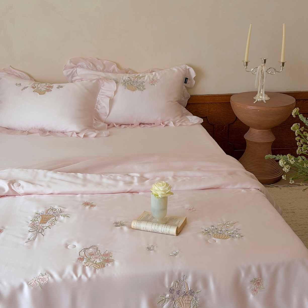 91家纺网 家纺一手货源 找家纺 鹿班家居 2026春夏新款60S兰精天丝刺绣夏被夏凉被空调被系列-夏花（标准会员-20元） 夏花-粉色