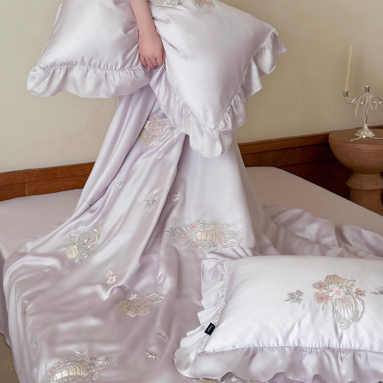 91家纺网 家纺一手货源 找家纺 鹿班家居 2026春夏新款60S兰精天丝刺绣夏被夏凉被空调被系列-夏花（标准会员-20元） 夏花-紫色