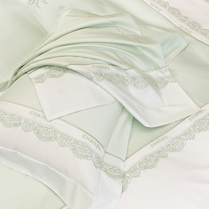 91家纺网 家纺一手货源 找家纺 丞音家纺 2026新款A类少女公主风双股100支贡缎长绒棉四件套刺绣被套绣花床笠高档礼盒装 露熙-清新绿