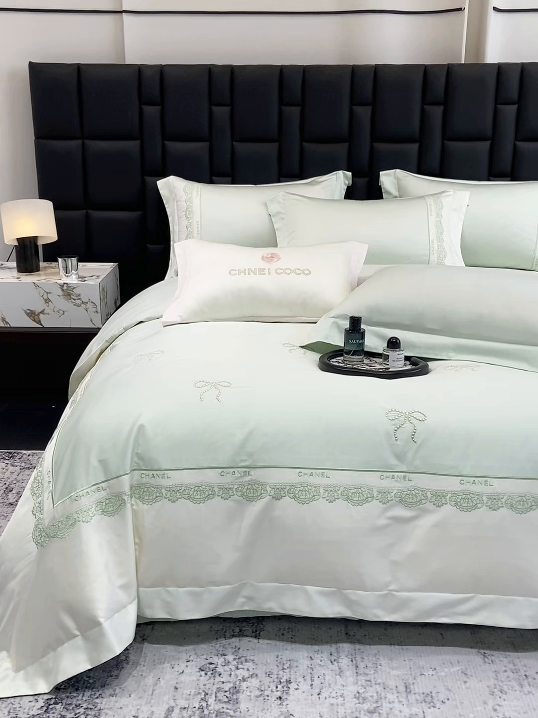 91家纺网 家纺一手货源 找家纺 丞音家纺 2026新款A类少女公主风双股100支贡缎长绒棉四件套刺绣被套绣花床笠高档礼盒装 露熙-清新绿