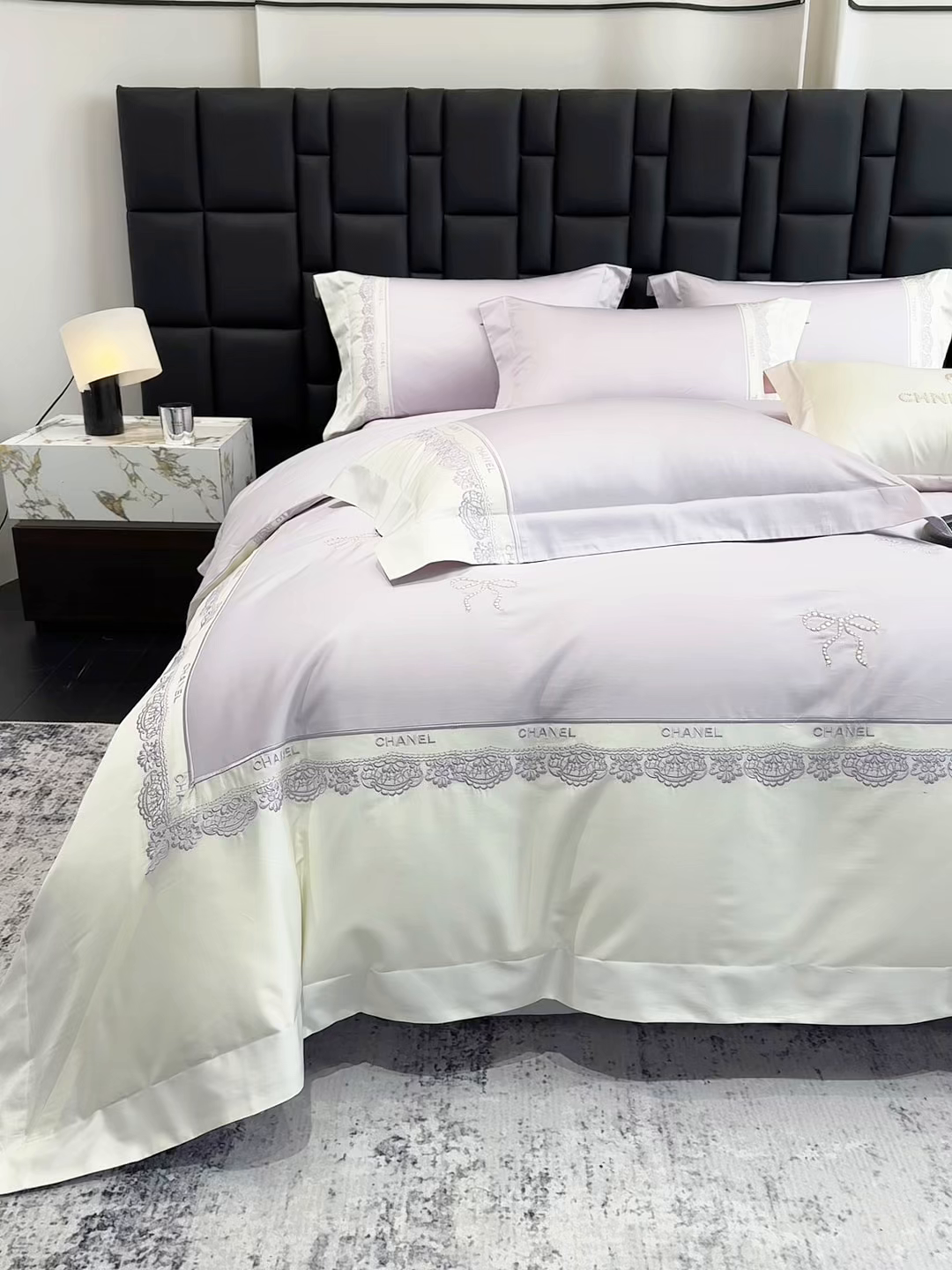 91家纺网 家纺一手货源 找家纺 丞音家纺 2026新款A类少女公主风双股100支贡缎长绒棉四件套刺绣被套绣花床笠高档礼盒装 露熙-香芋紫