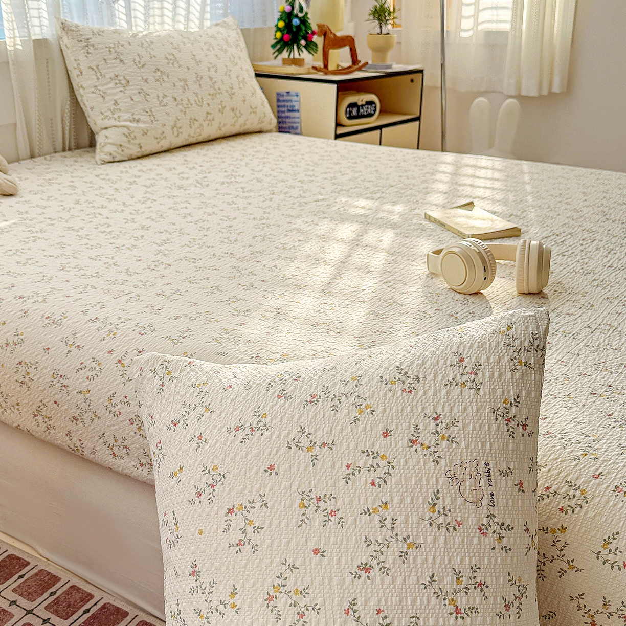 91家纺网 家纺一手货源 找家纺 N先生+V 13814689556 发大图/买家秀 2026春夏新款软糯糯泡芙纱单床笠 床笠单件 春日花语（床笠）