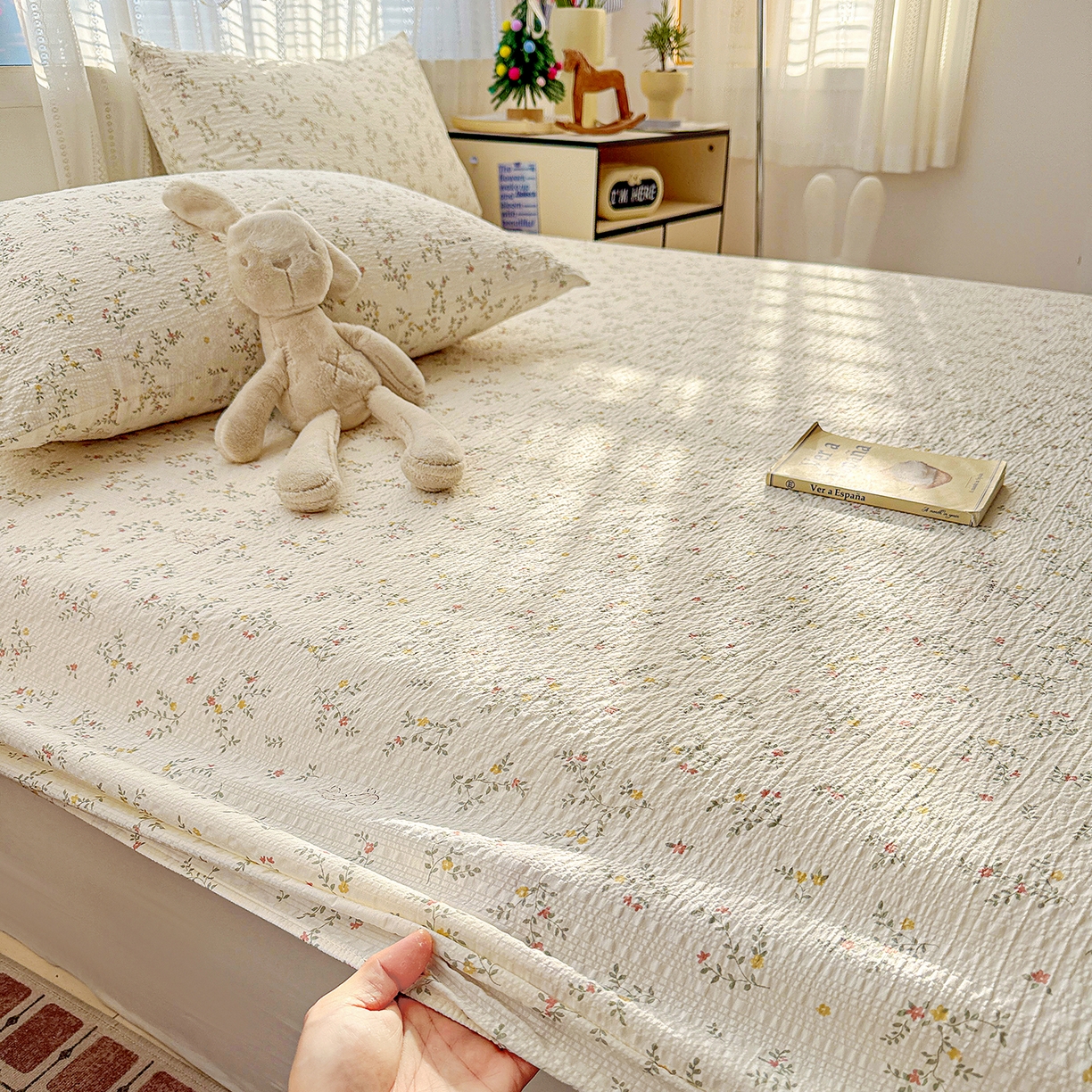 91家纺网 家纺一手货源 找家纺 N先生+V 13814689556 发大图/买家秀 2026春夏新款软糯糯泡芙纱单床笠 床笠单件 春日花语（床笠）