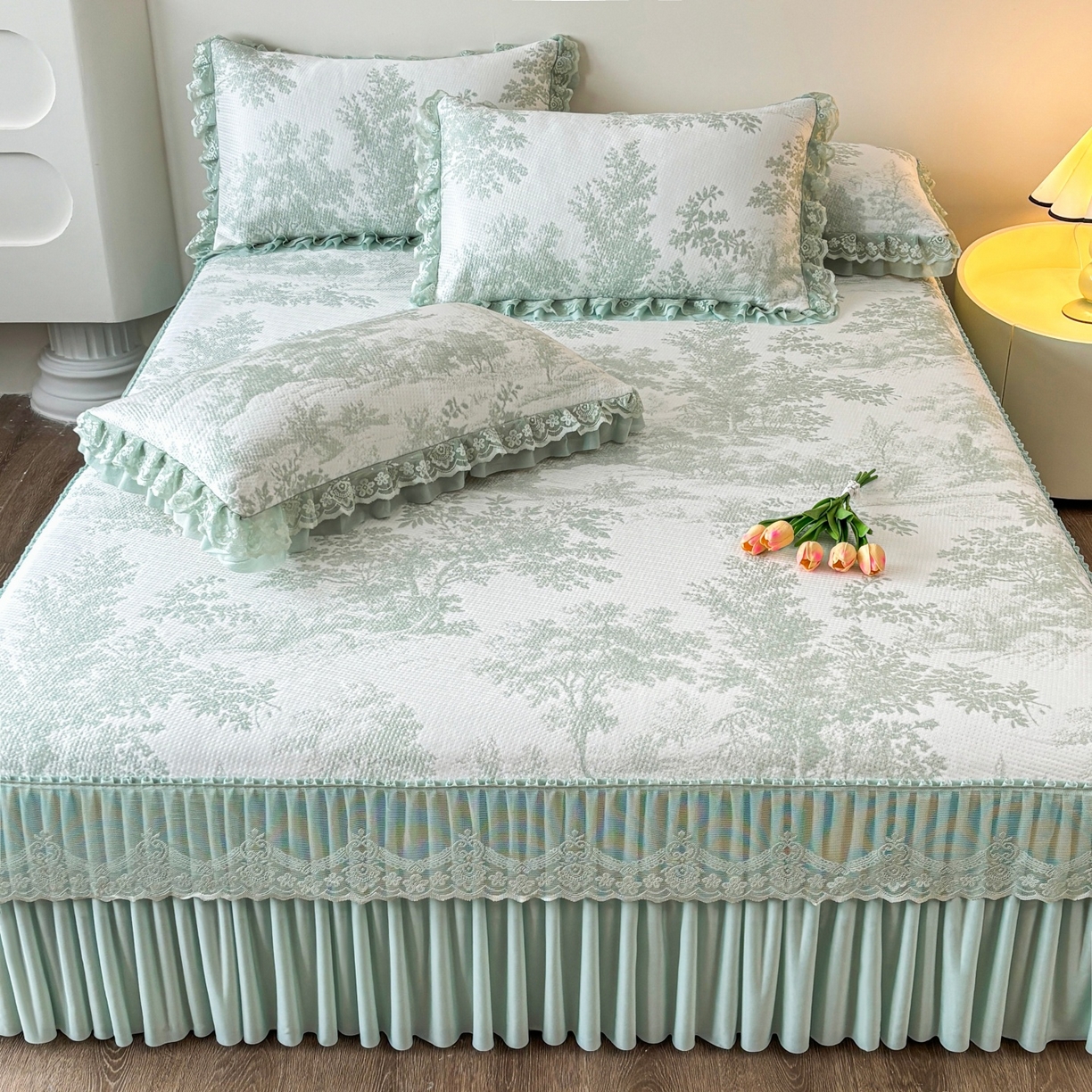 91家纺网 家纺一手货源 找家纺 （总）金艾草 2026新款PE双面提花床裙凉席三件套