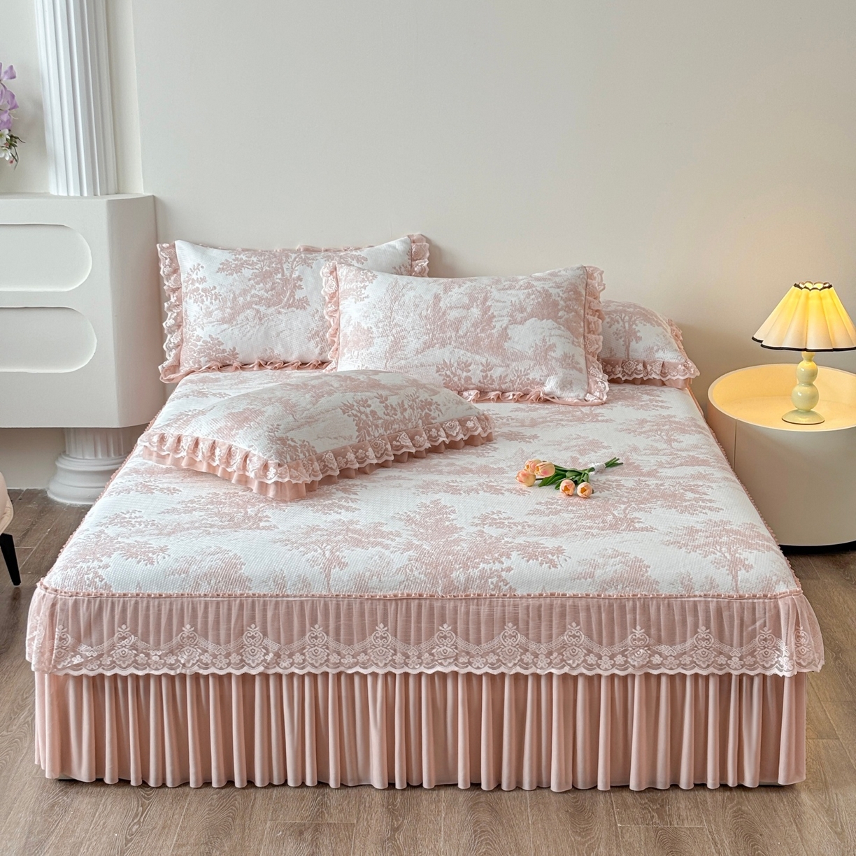 91家纺网 家纺一手货源 找家纺 （总）金艾草 2026新款PE双面提花床裙凉席三件套