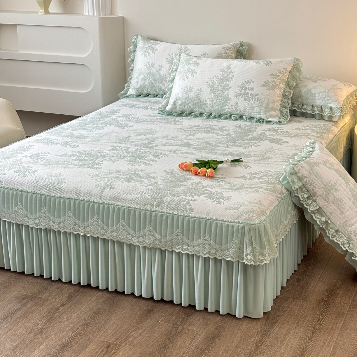 91家纺网 家纺一手货源 找家纺 （总）金艾草 2026新款PE双面提花床裙凉席三件套