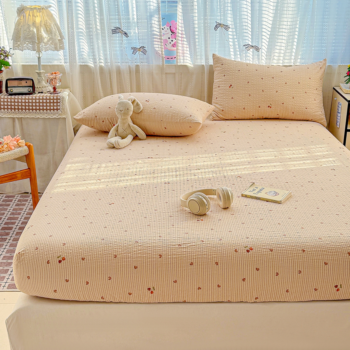 91家纺网 家纺一手货源 找家纺 N先生+V 13814689556 发大图/买家秀 2026春夏新款软糯糯泡芙纱单床笠 床笠单件 樱桃密语（床笠）