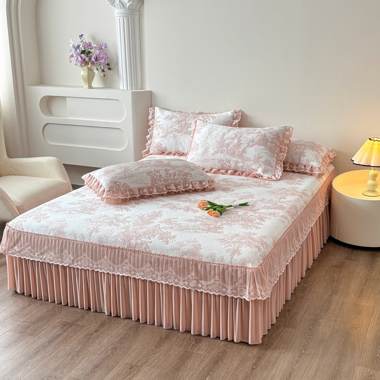 91家纺网 家纺一手货源 找家纺 金艾草 2026新款PE双面提花床裙凉席三件套 清新-粉色