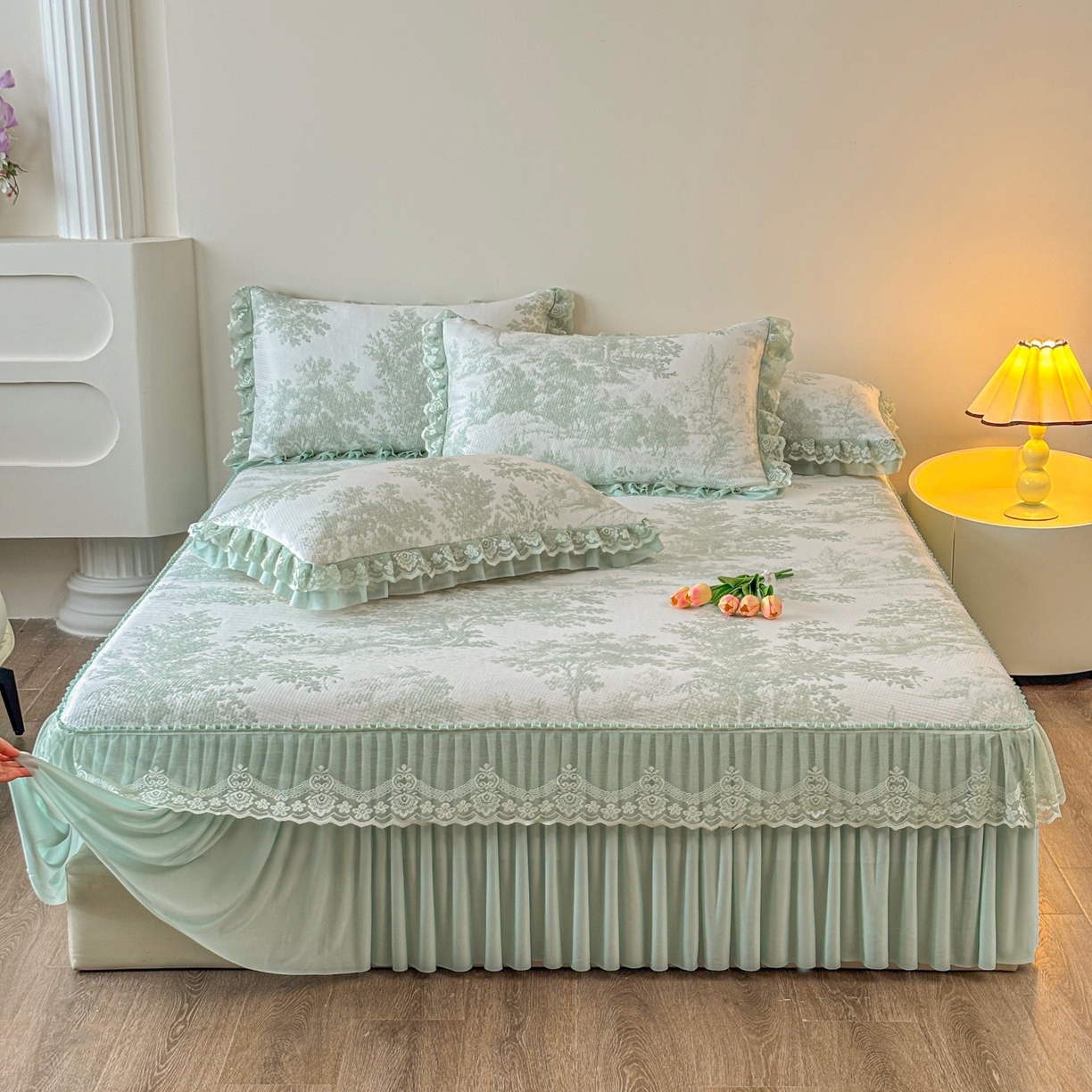 91家纺网 家纺一手货源 找家纺 （总）金艾草 2026新款PE双面提花床裙凉席三件套