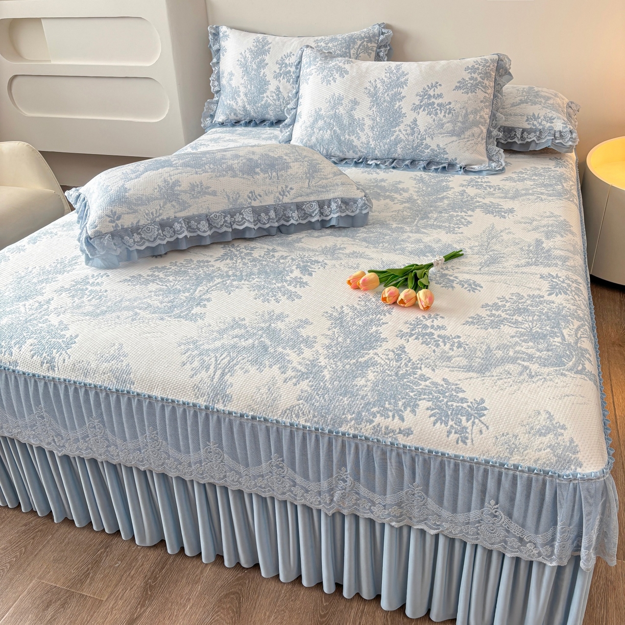 91家纺网 家纺一手货源 找家纺 金艾草 2026新款PE双面提花床裙凉席三件套 清新-蓝色