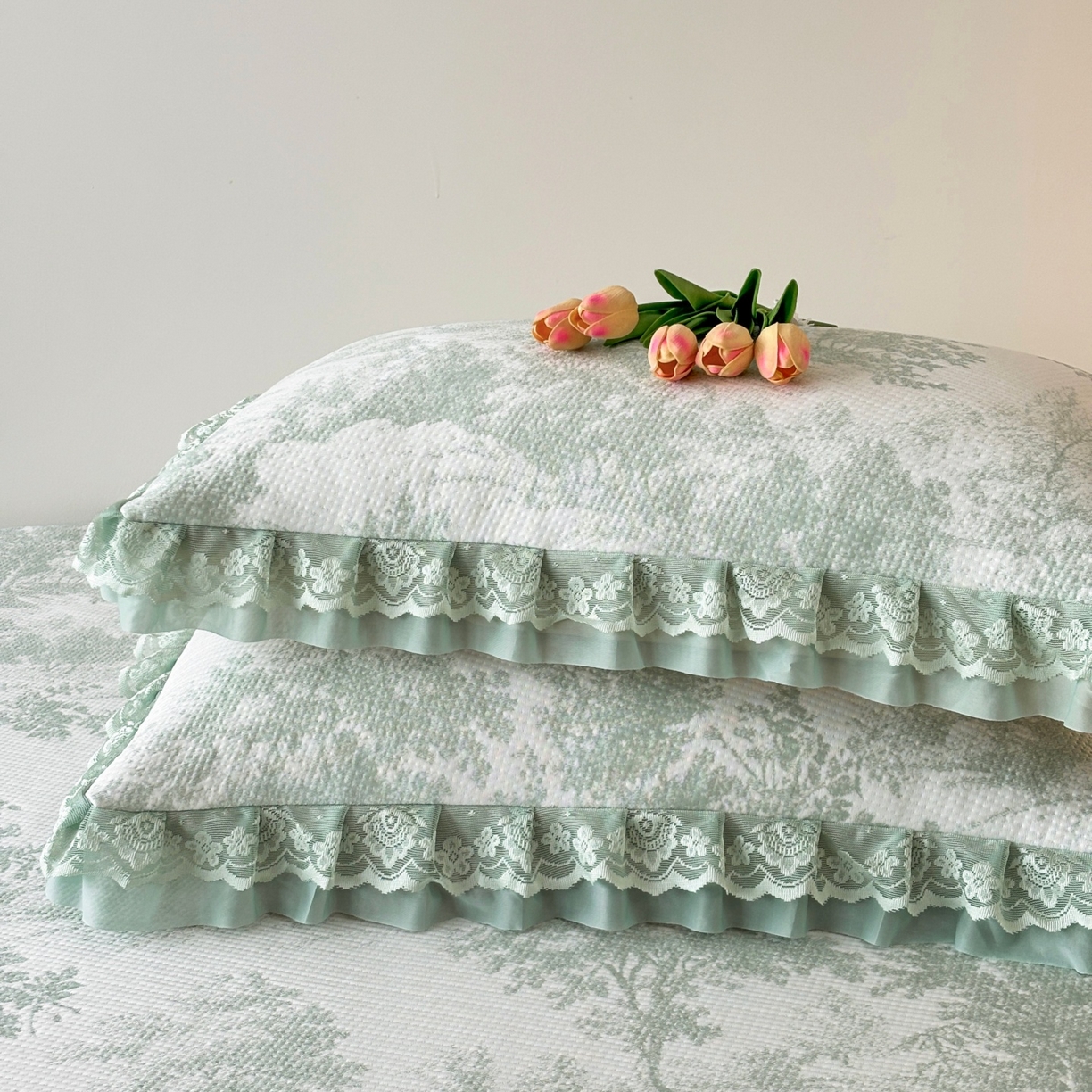 91家纺网 家纺一手货源 找家纺 金艾草 2026新款PE双面提花床裙凉席三件套 清新-绿色