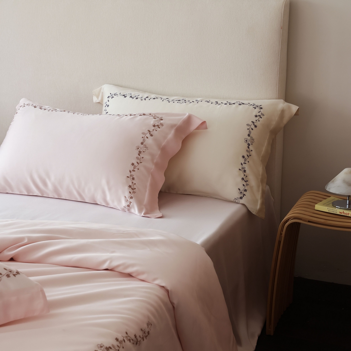 91家纺网 家纺一手货源 找家纺 初拾 2026新款60支奥地利进口兰精天丝四件套—嘉丽斯 嘉丽斯-轻柔粉