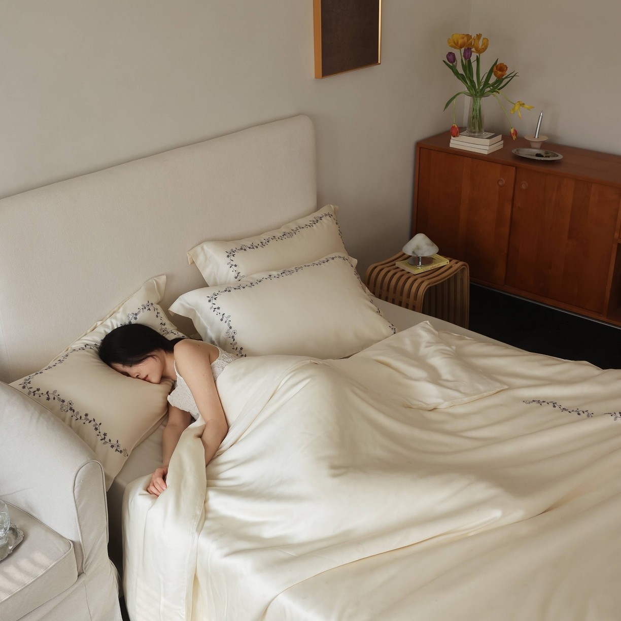 91家纺网 家纺一手货源 找家纺 初拾 2026新款60支奥地利进口兰精天丝四件套—嘉丽斯 嘉丽斯-茉莉白