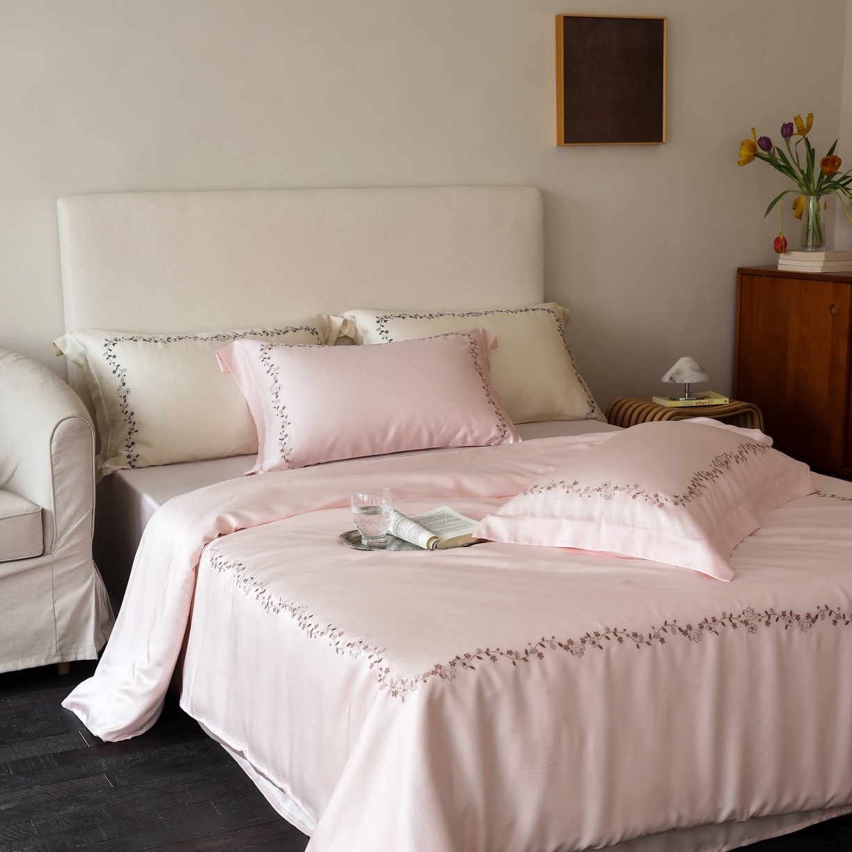 91家纺网 家纺一手货源 找家纺 初拾 2026新款60支奥地利进口兰精天丝四件套—嘉丽斯 嘉丽斯-轻柔粉