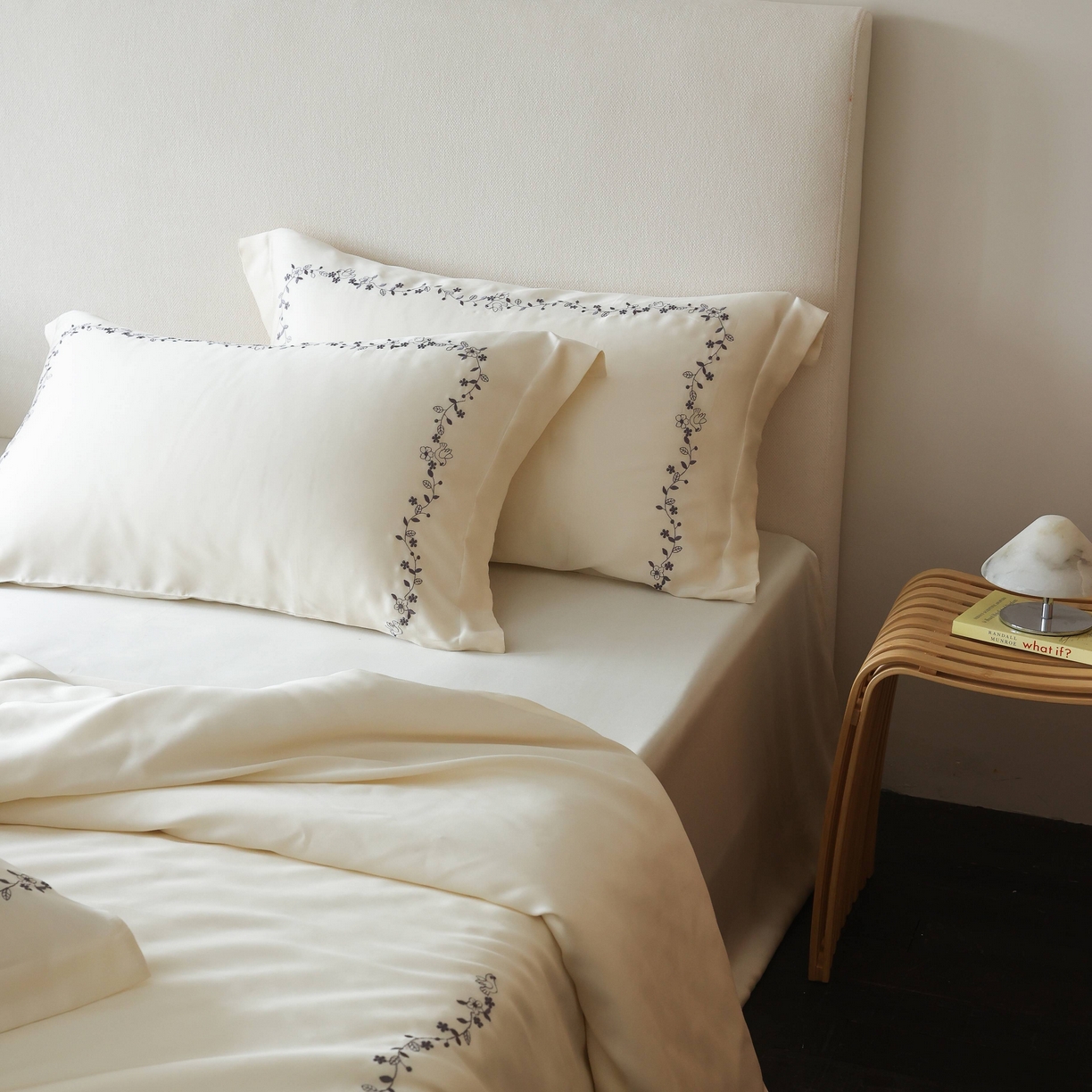 91家纺网 家纺一手货源 找家纺 初拾 2026新款60支奥地利进口兰精天丝四件套—嘉丽斯 嘉丽斯-茉莉白