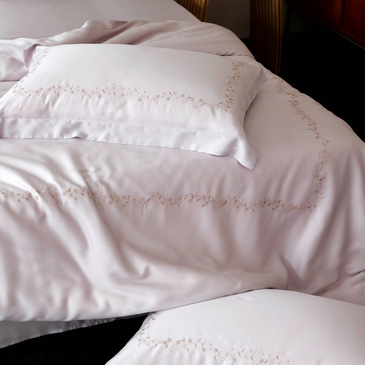 91家纺网 家纺一手货源 找家纺 初拾 2026新款60支奥地利进口兰精天丝四件套—嘉丽斯 嘉丽斯-香草紫