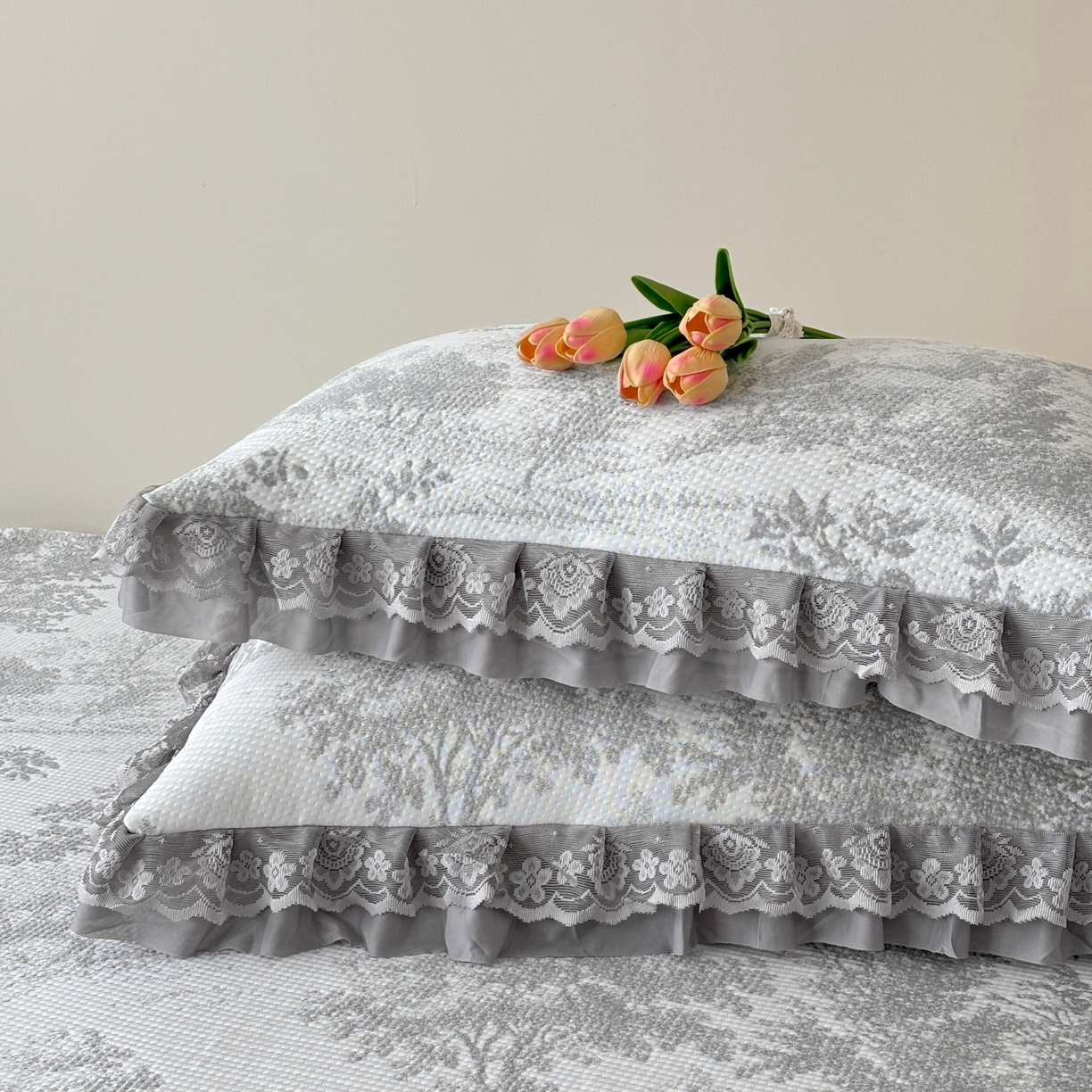 91家纺网 家纺一手货源 找家纺 金艾草 2026新款PE双面提花床裙凉席三件套 清新-灰色