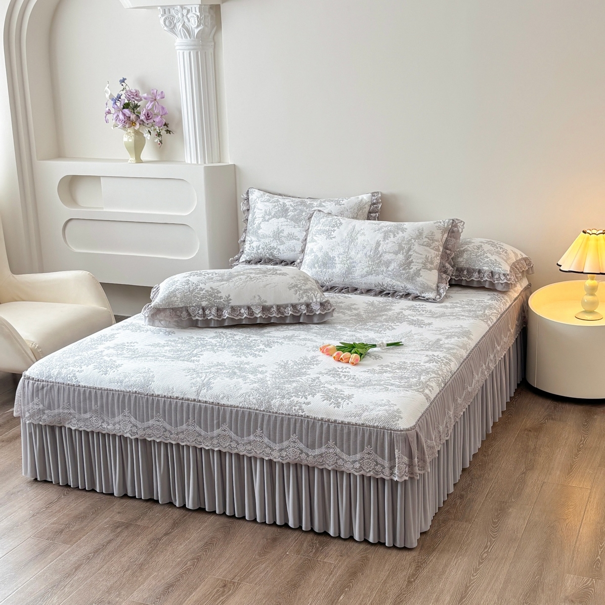 91家纺网 家纺一手货源 找家纺 金艾草 2026新款PE双面提花床裙凉席三件套 清新-灰色