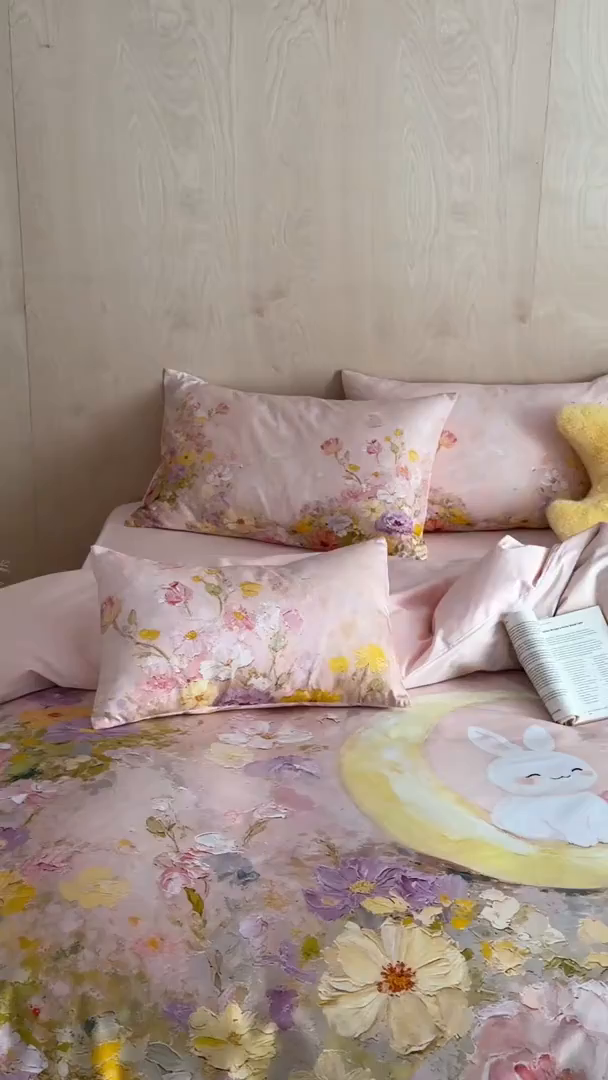 91家纺网 家纺一手货源 找家纺 西西家居 2026新款100s数码印花款长绒棉四件套-春日治愈款 油画小兔