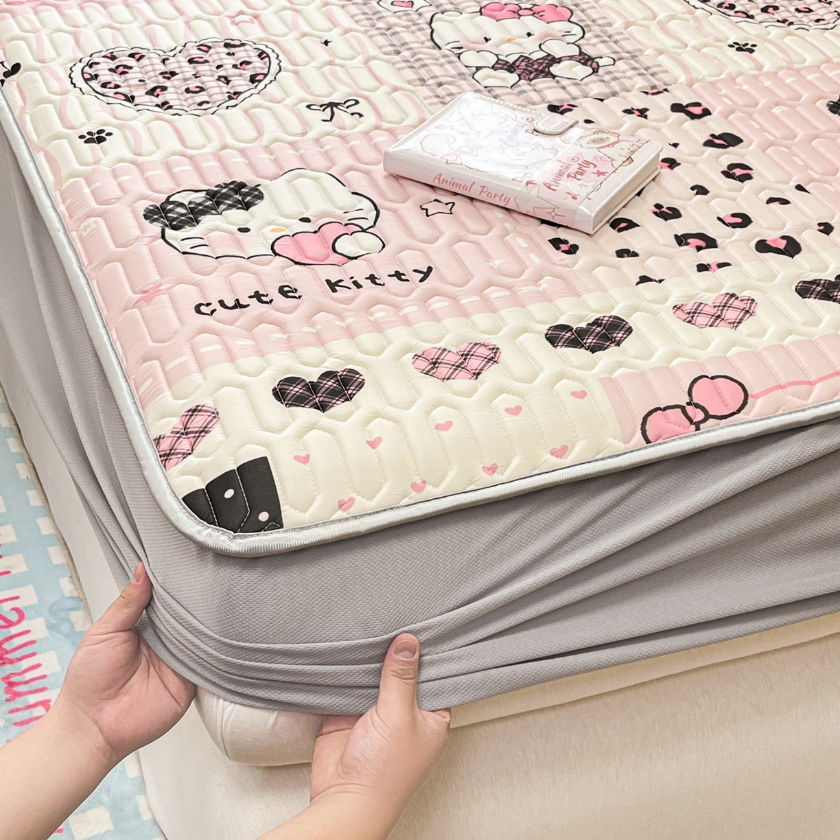 91家纺网 家纺一手货源 找家纺 （总）摩妮卡 2026春夏新款凉感丝印花小清新乳胶凉席席子床笠款三件套