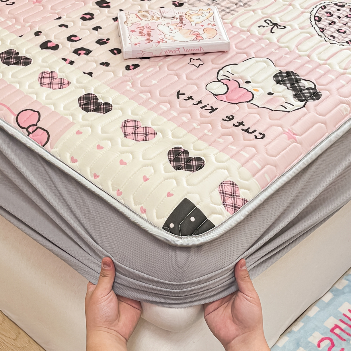 91家纺网 家纺一手货源 找家纺 （总）摩妮卡 2026春夏新款凉感丝印花小清新乳胶凉席席子床笠款三件套