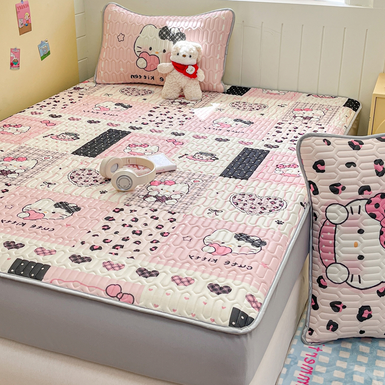 91家纺网 家纺一手货源 找家纺 （总）摩妮卡 2026春夏新款凉感丝印花小清新乳胶凉席席子床笠款三件套