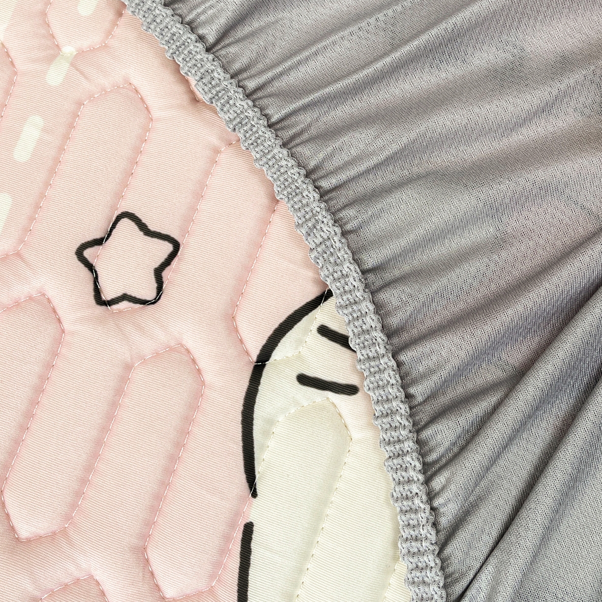 91家纺网 家纺一手货源 找家纺 （总）摩妮卡 2026春夏新款凉感丝印花小清新乳胶凉席席子床笠款三件套