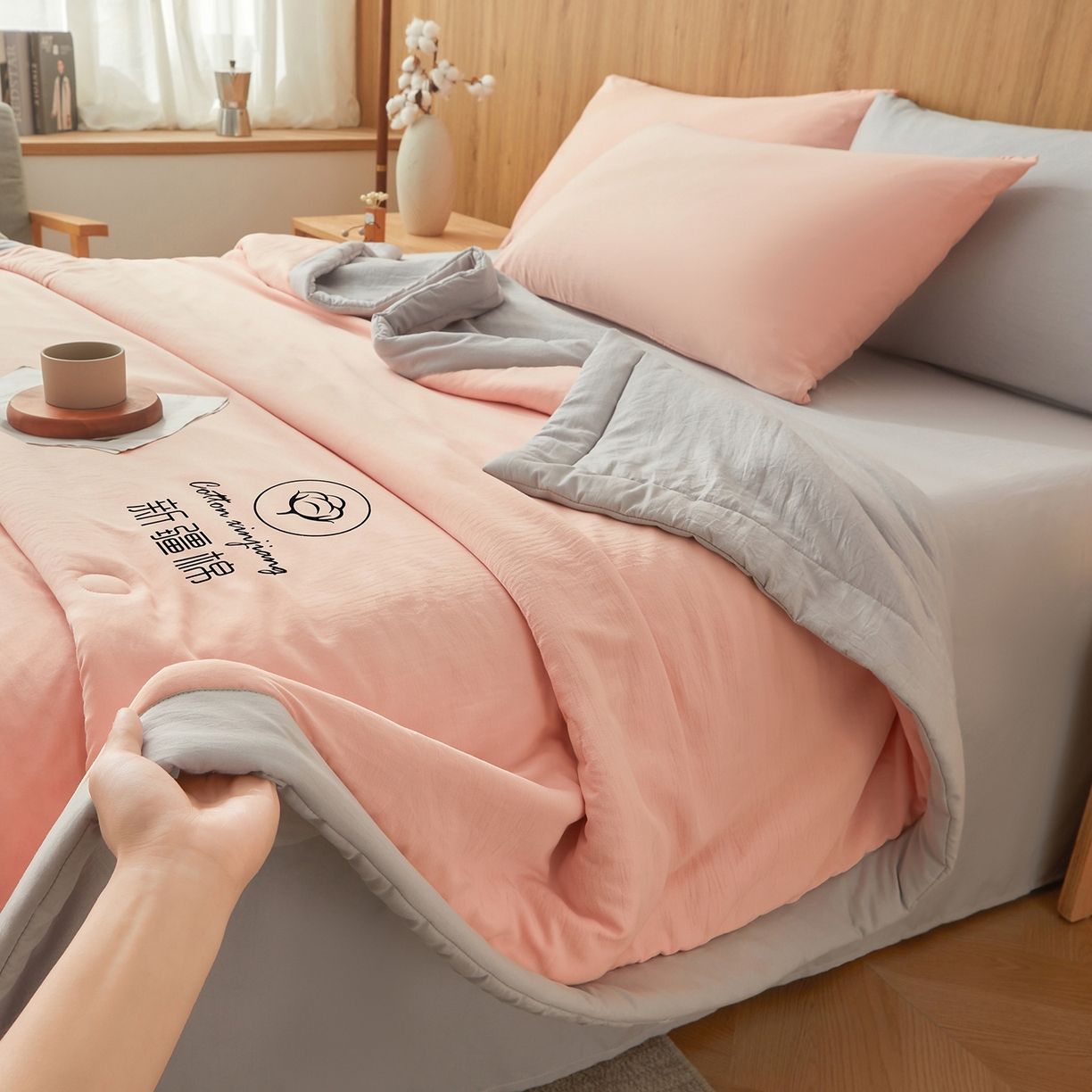 91家纺网 家纺一手货源 找家纺 晓时候 2026新款无印风水洗棉新疆棉花被夏被夏凉被空调被子 素夏-粉灰