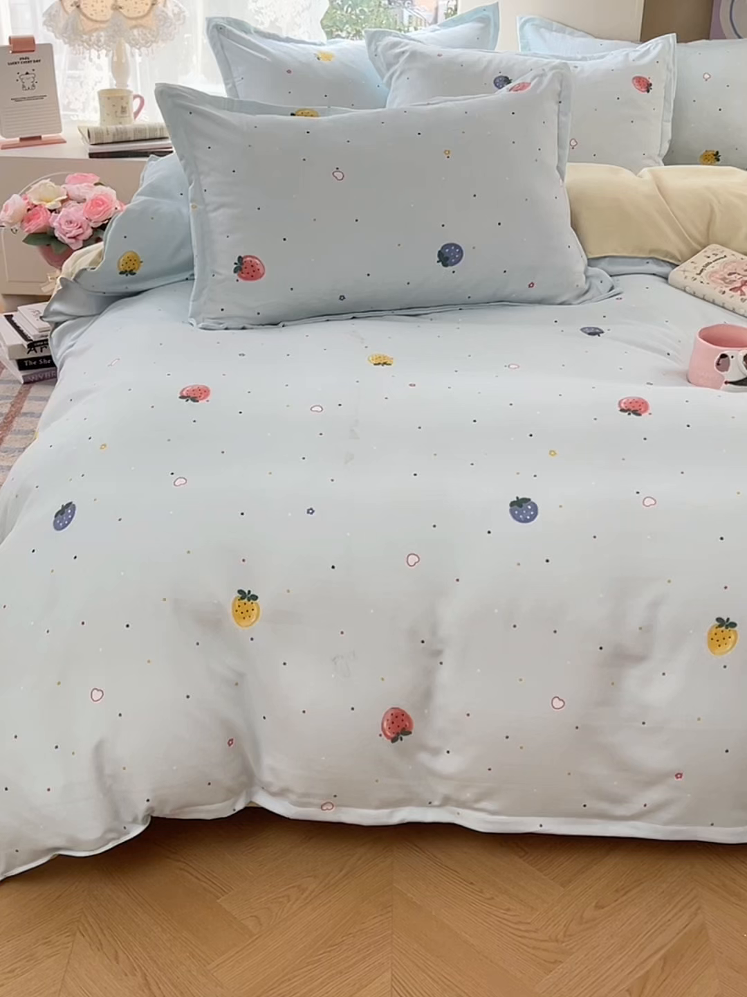 91家纺网 家纺一手货源 找家纺 世爵 2026春夏新款亲肤磨毛印花四件套 小草莓 兰