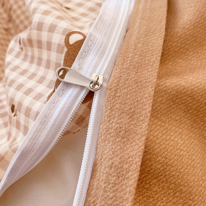 91家纺网 家纺一手货源 找家纺 世爵 2026春夏新款亲肤磨毛印花四件套 熊仔格