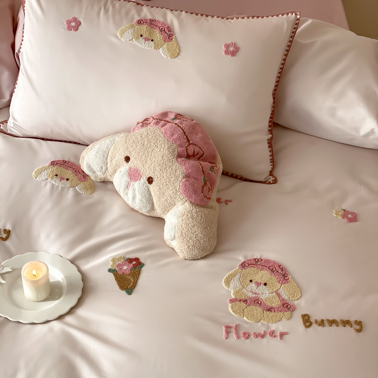 91家纺网 家纺一手货源 找家纺 FORTWO家纺原创设计（FOR TWO家纺） 2026新款50长绒棉纯棉双针毛巾绣四件套【（券前）基础价不低于小号268元，中号348元，大号388元 床笠加10元】 奶盖熊