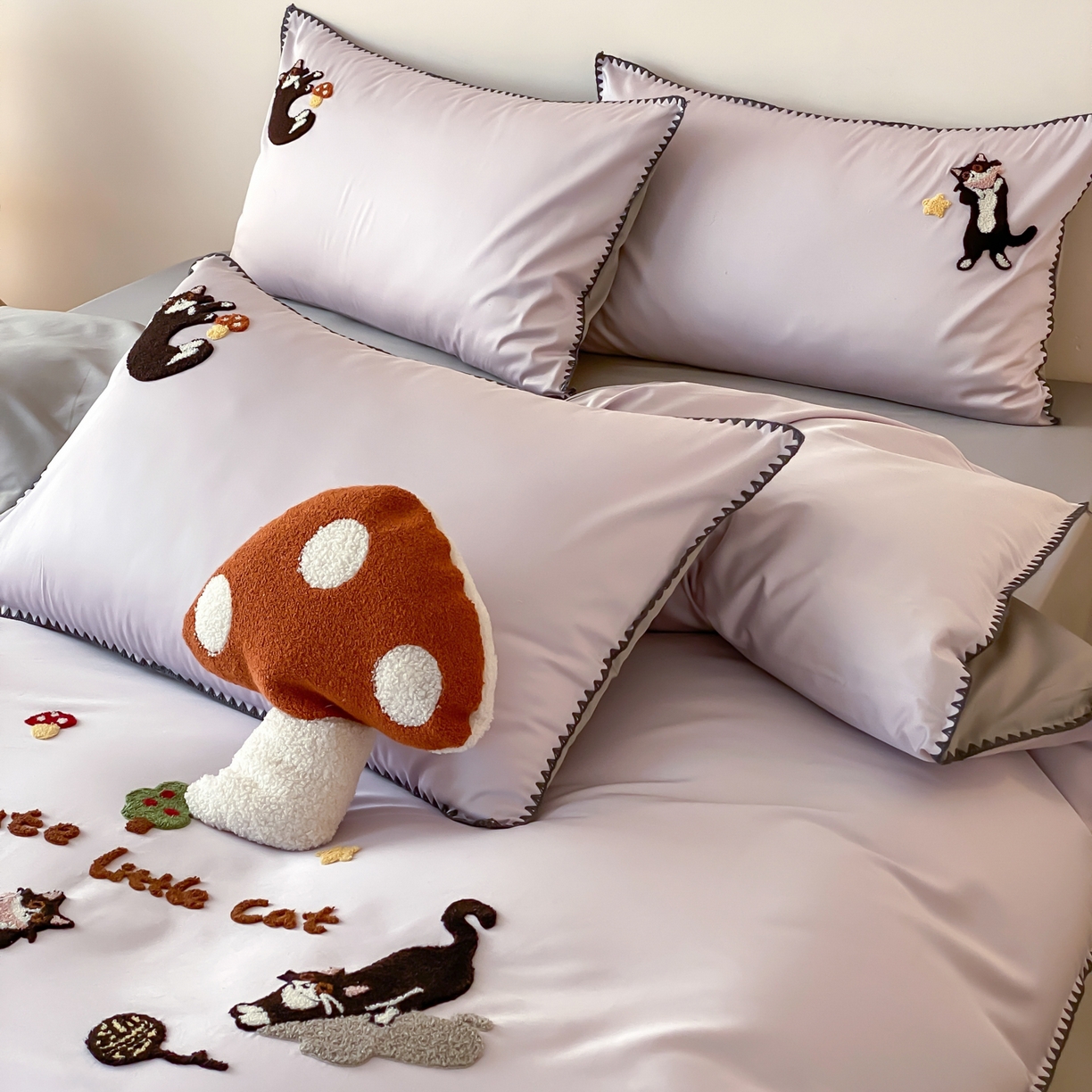 91家纺网 家纺一手货源 找家纺 FORTWO家纺原创设计（FOR TWO家纺） 2026新款50长绒棉纯棉双针毛巾绣四件套【（券前）基础价不低于小号268元，中号348元，大号388元 床笠加10元】 顽皮猫